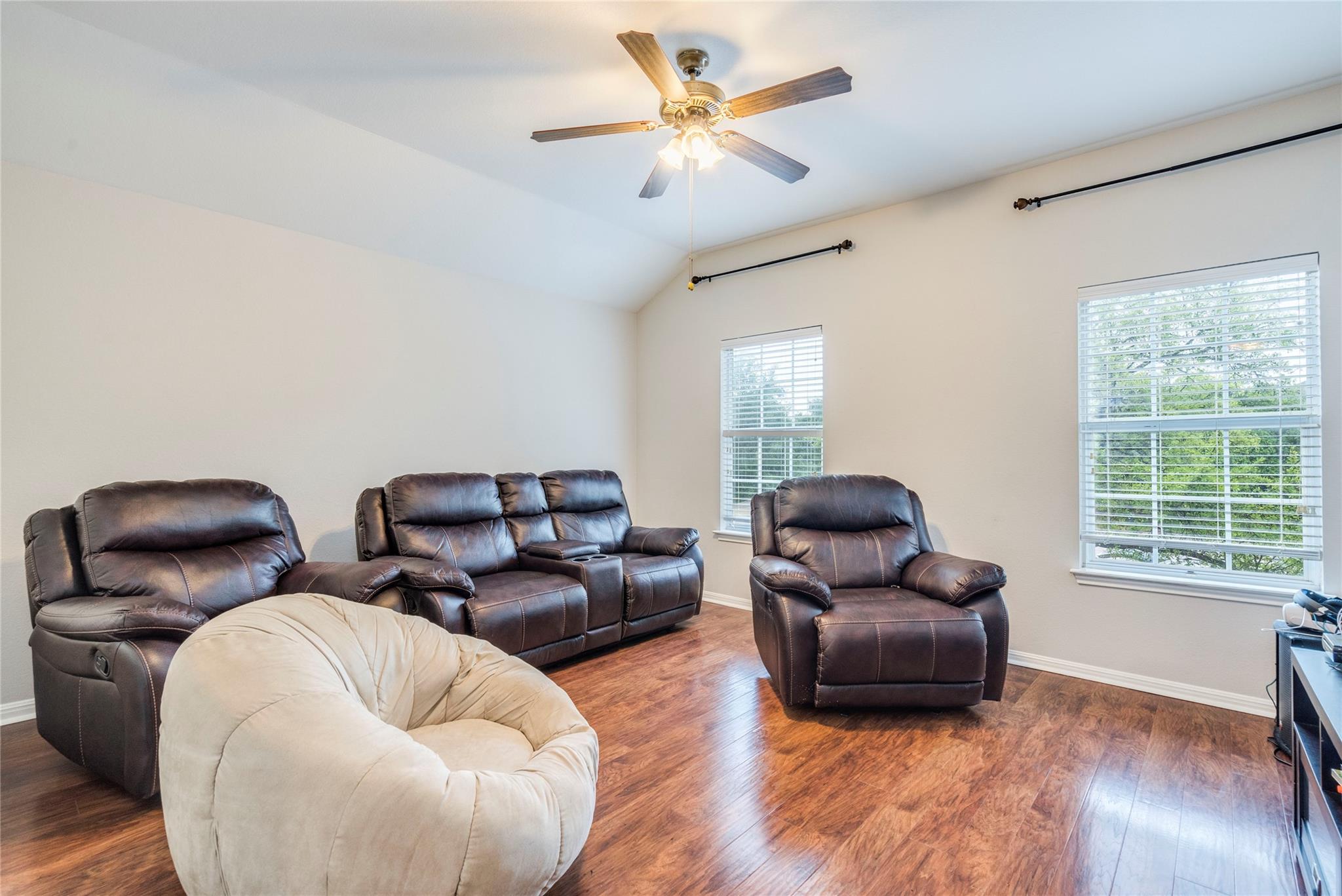 734 Crane Canyon Pl, Round Rock, TX 78665