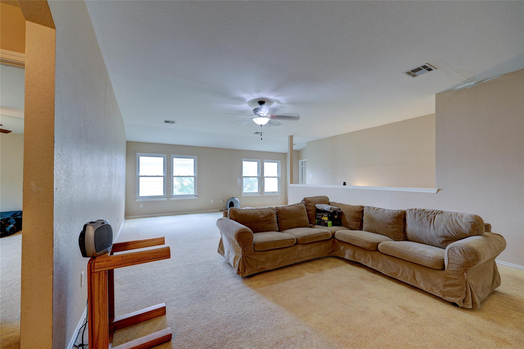 109 Floating Leaf Dr, Hutto, TX 78634