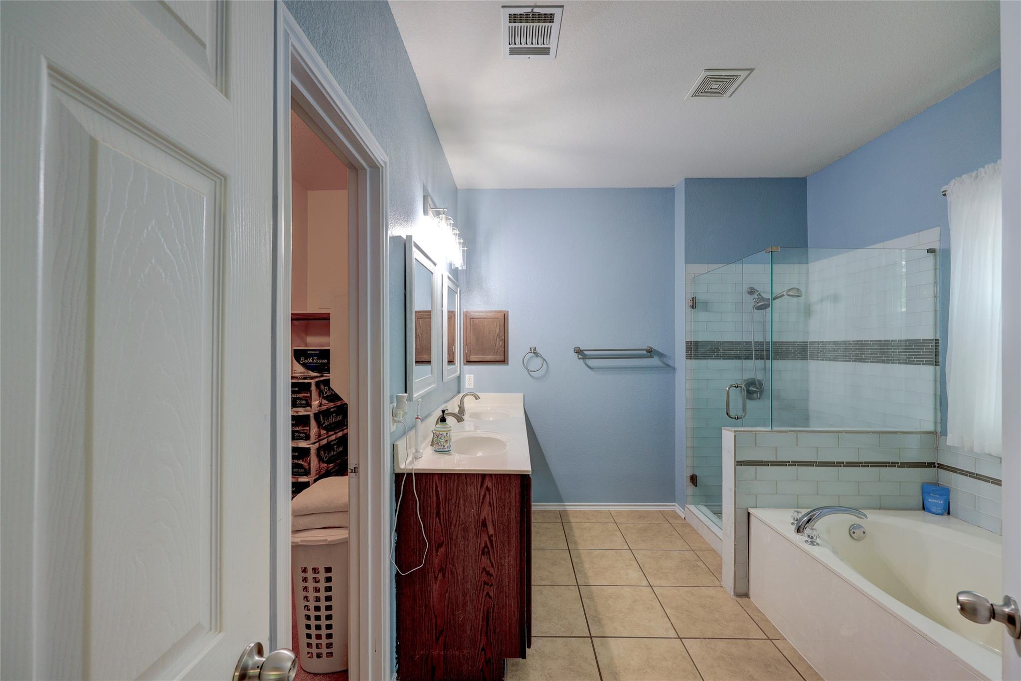 109 Floating Leaf Dr, Hutto, TX 78634