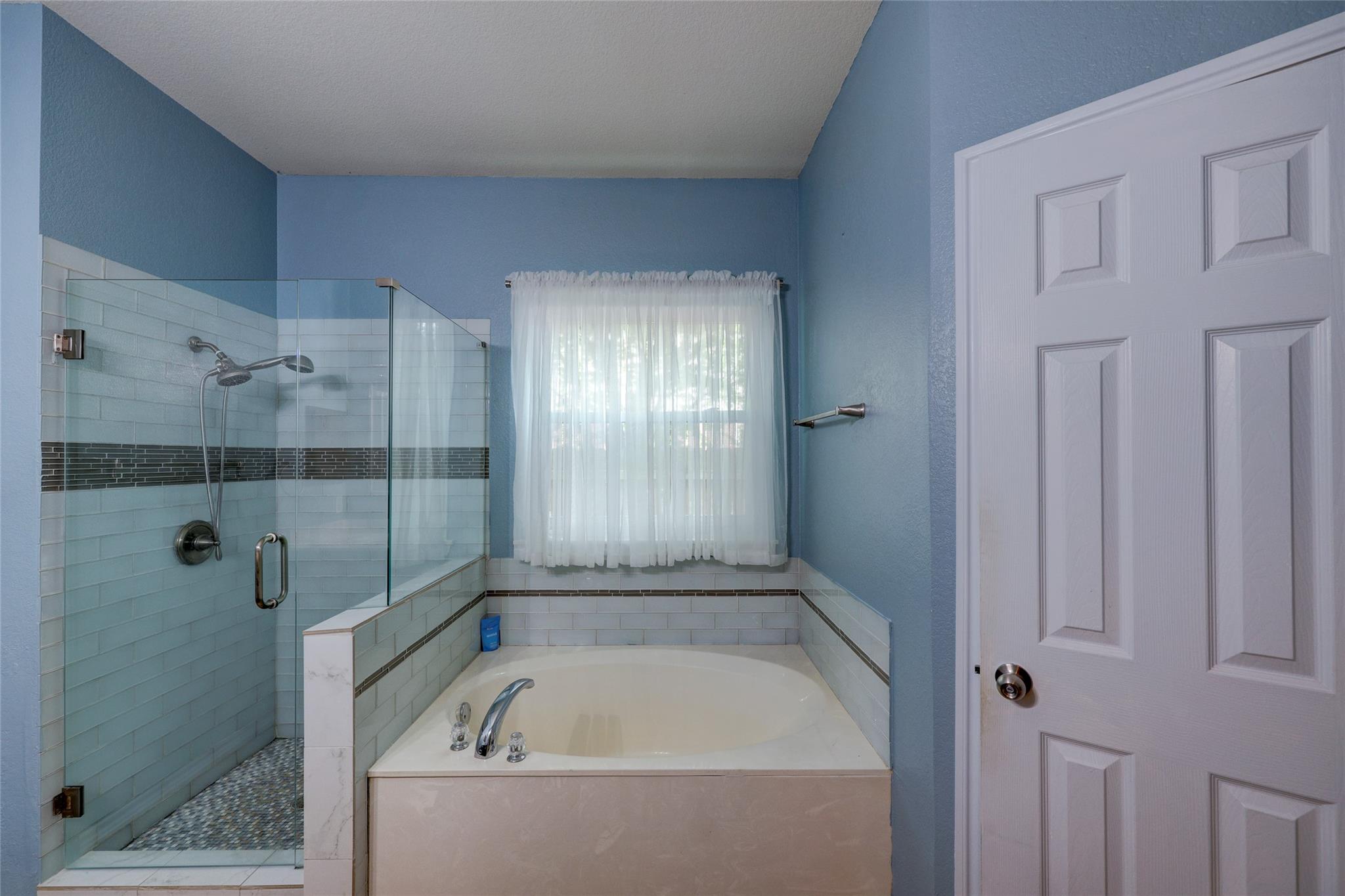 109 Floating Leaf Dr, Hutto, TX 78634