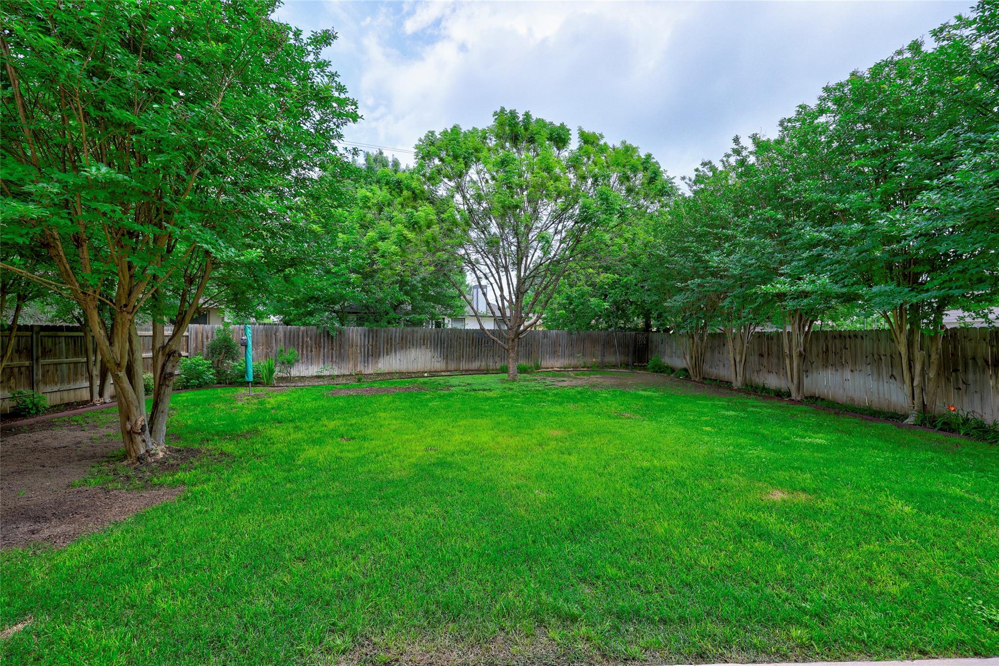 109 Floating Leaf Dr, Hutto, TX 78634