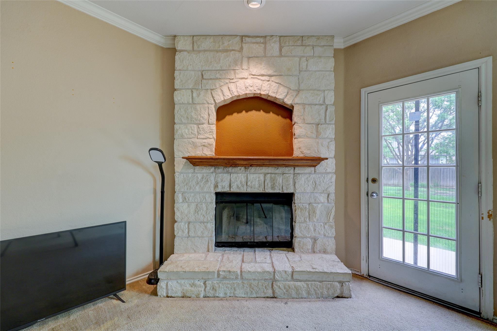 109 Floating Leaf Dr, Hutto, TX 78634