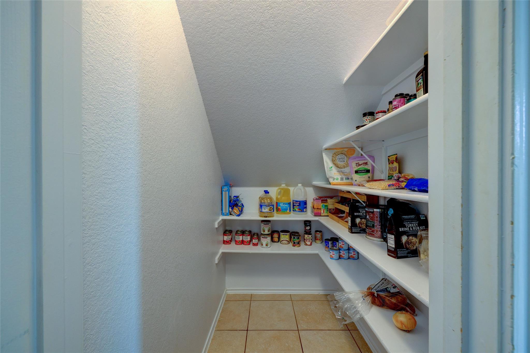 109 Floating Leaf Dr, Hutto, TX 78634