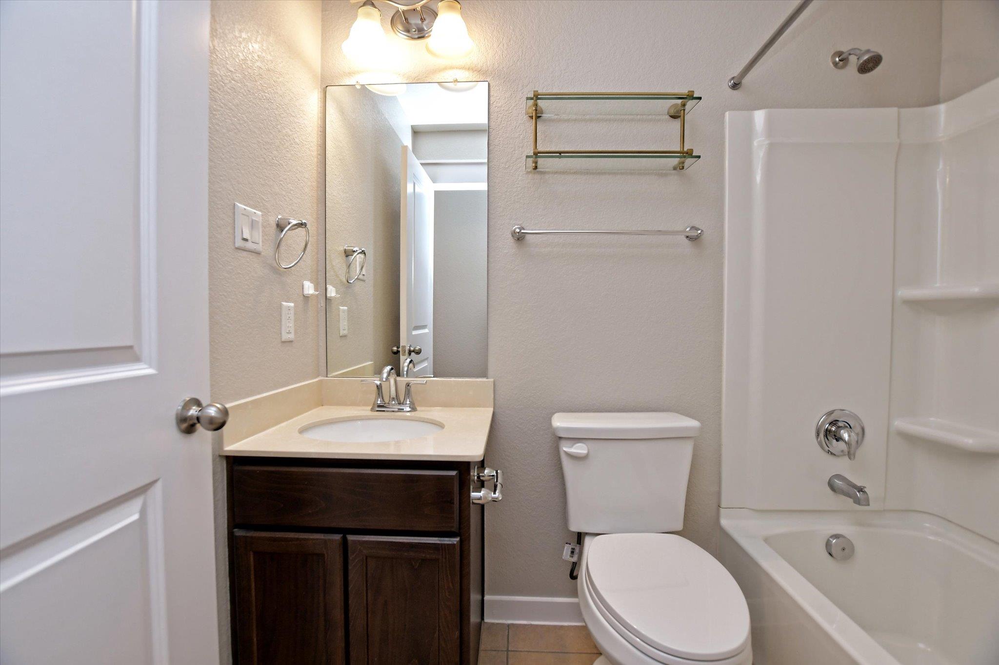 201 Pearland St, Hutto, TX 78634