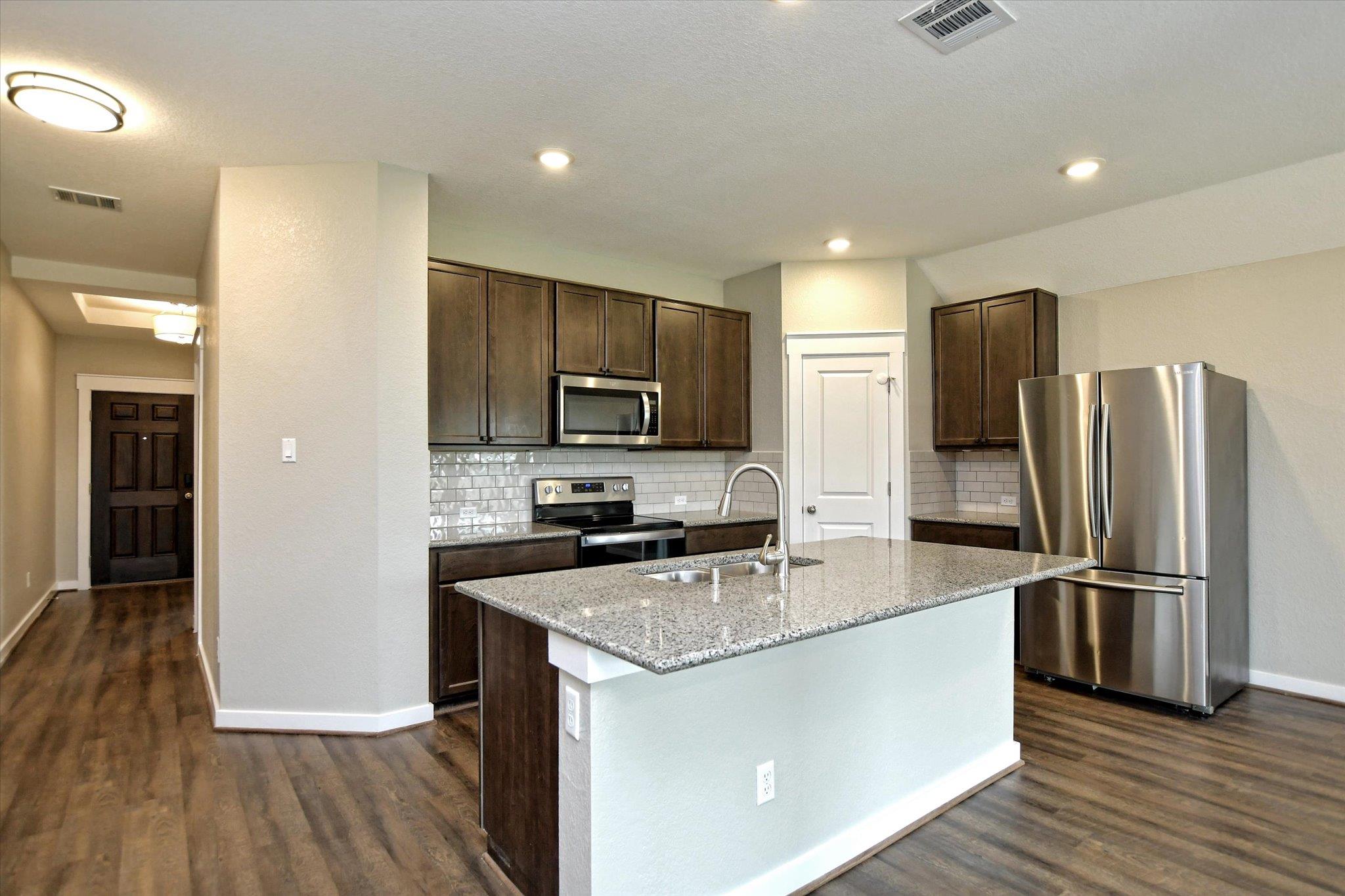 201 Pearland St, Hutto, TX 78634