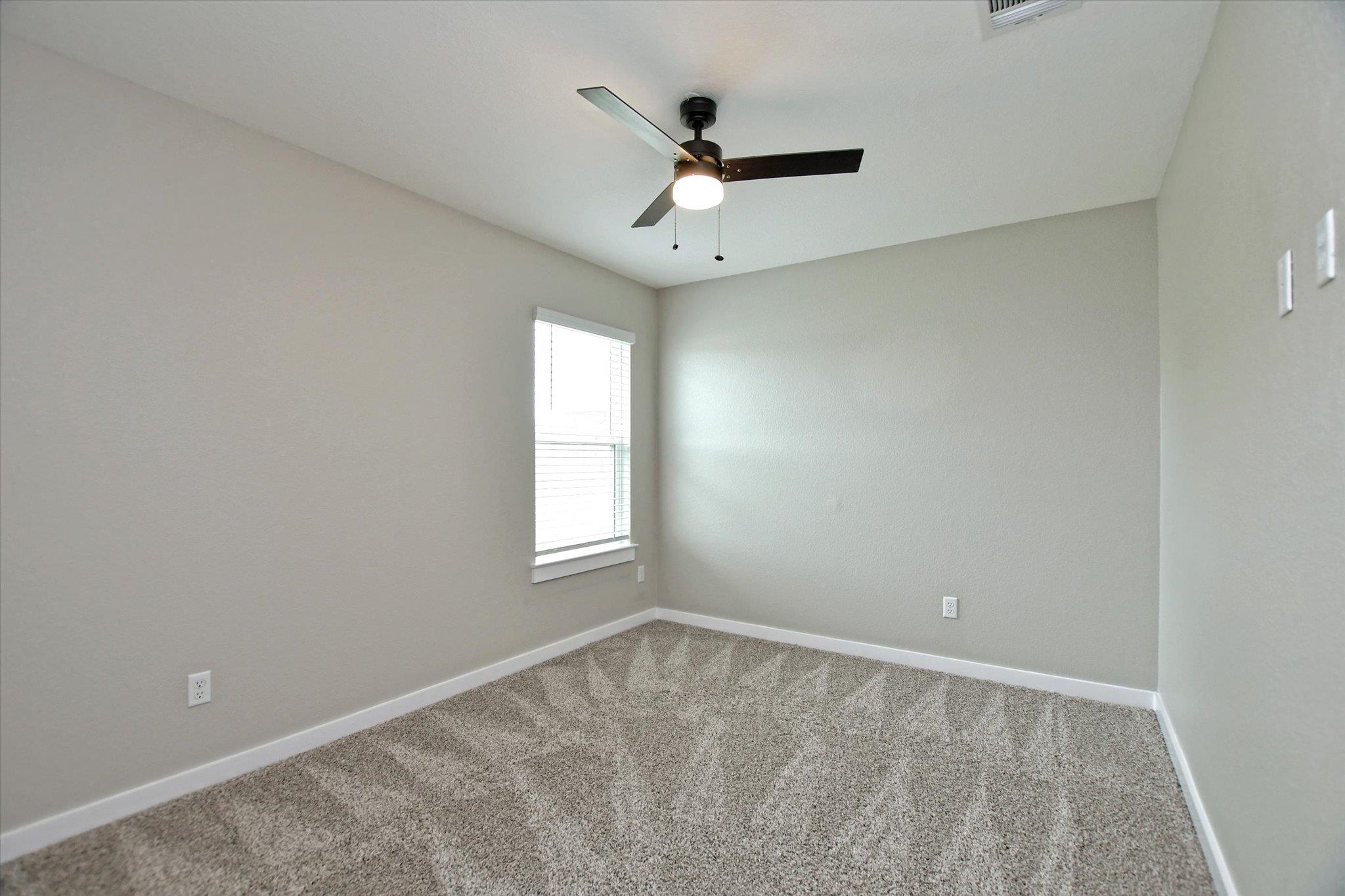 201 Pearland St, Hutto, TX 78634