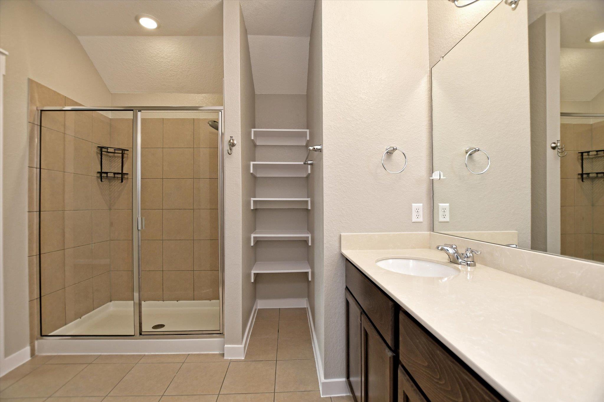 201 Pearland St, Hutto, TX 78634