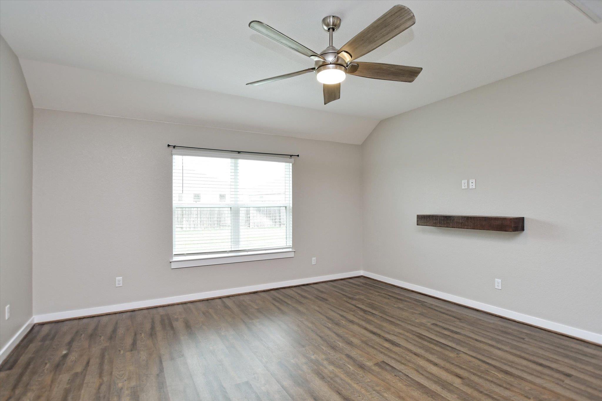 201 Pearland St, Hutto, TX 78634