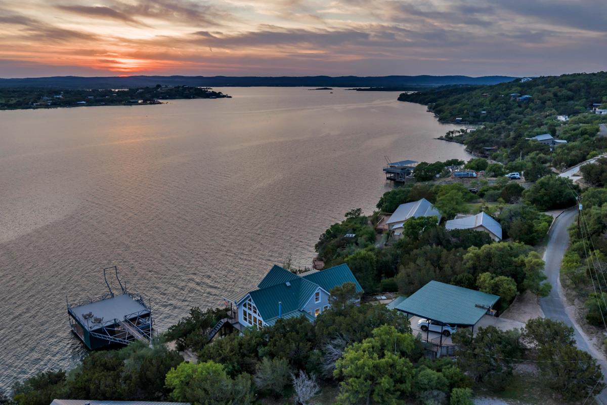 621 Waterway Ln, Burnet, TX 78611