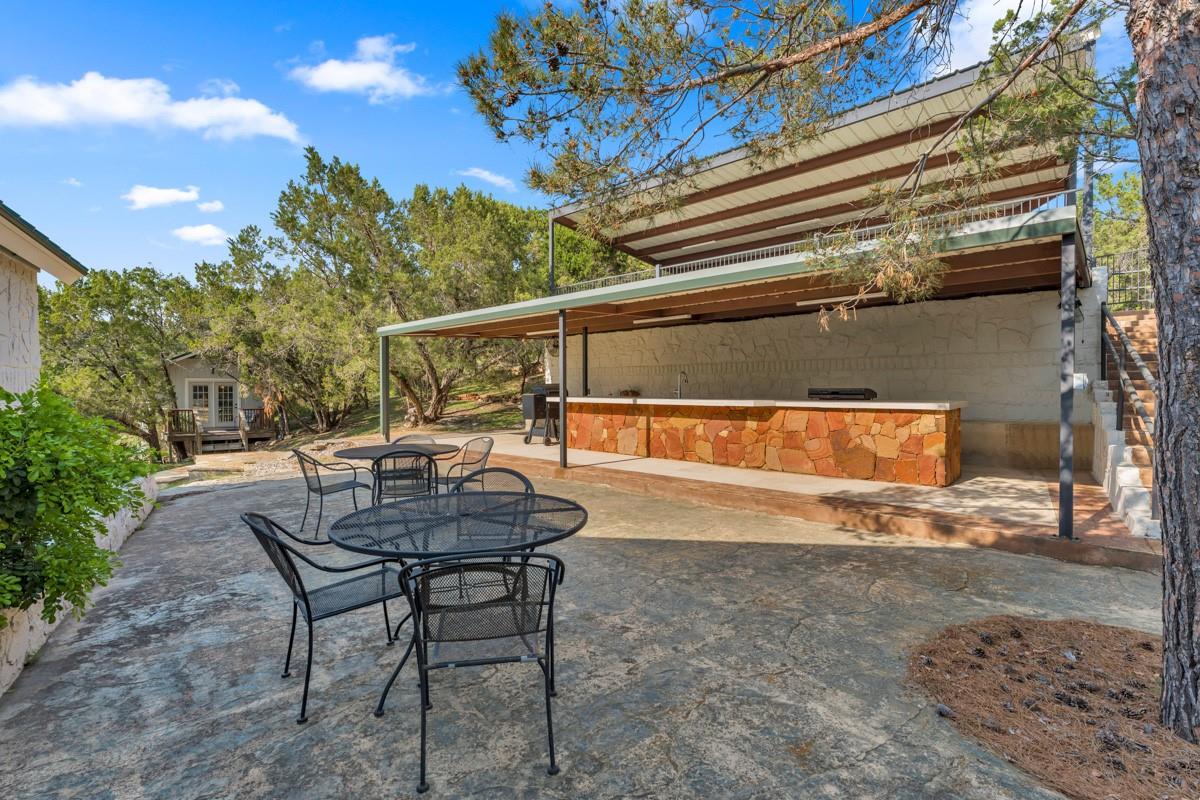 621 Waterway Ln, Burnet, TX 78611