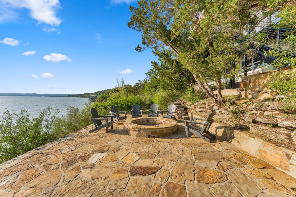 621 Waterway Ln, Burnet, TX 78611