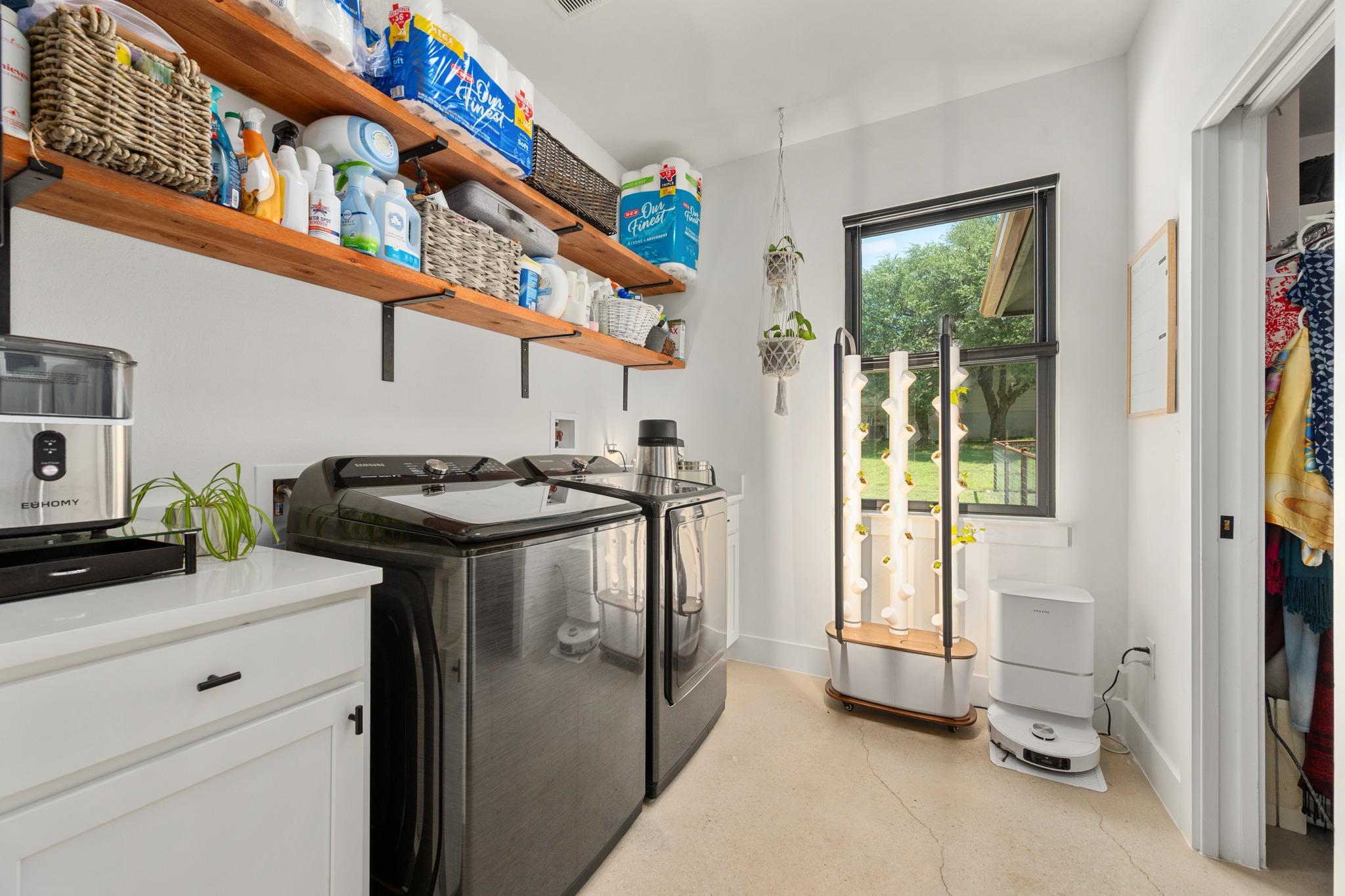 205 Retama Tree Trce, Liberty Hill, TX 78642