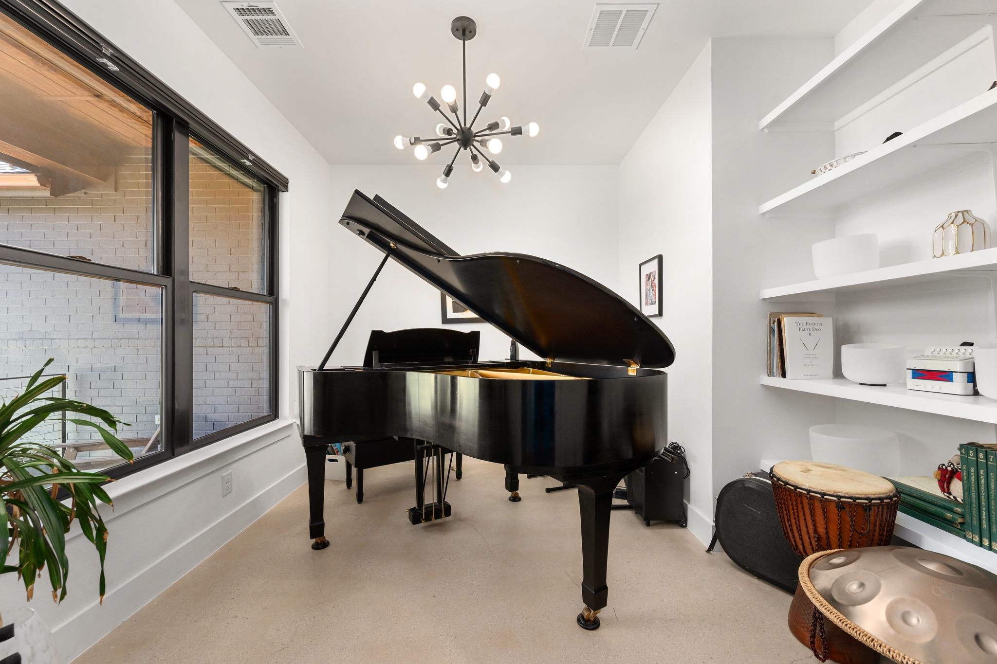 205 Retama Tree Trce, Liberty Hill, TX 78642