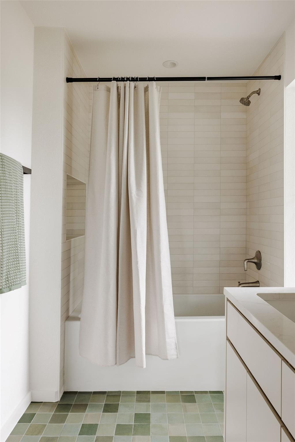 500 Lakeshore Dr, Marble Falls, TX 78654