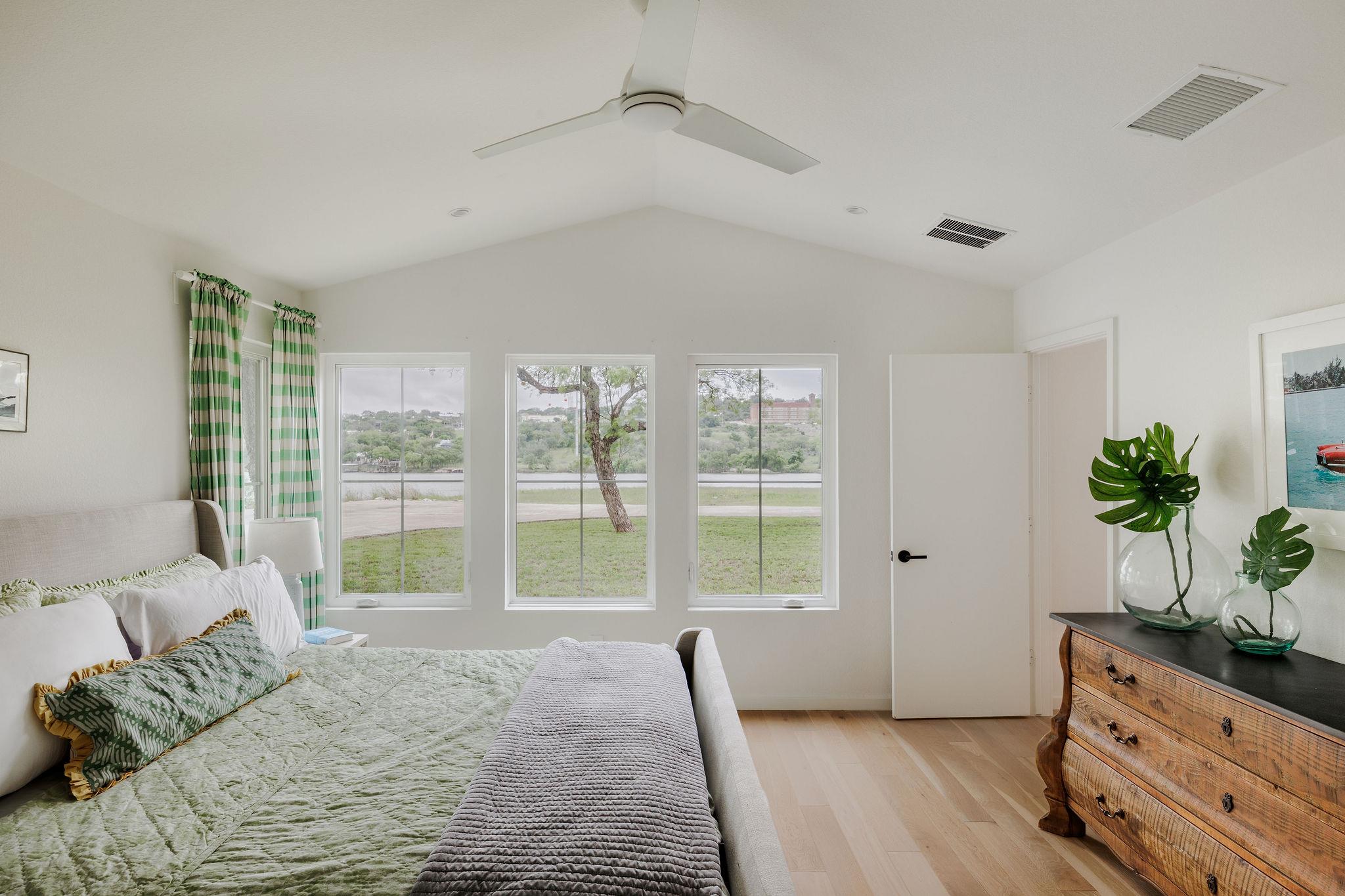 500 Lakeshore Dr, Marble Falls, TX 78654