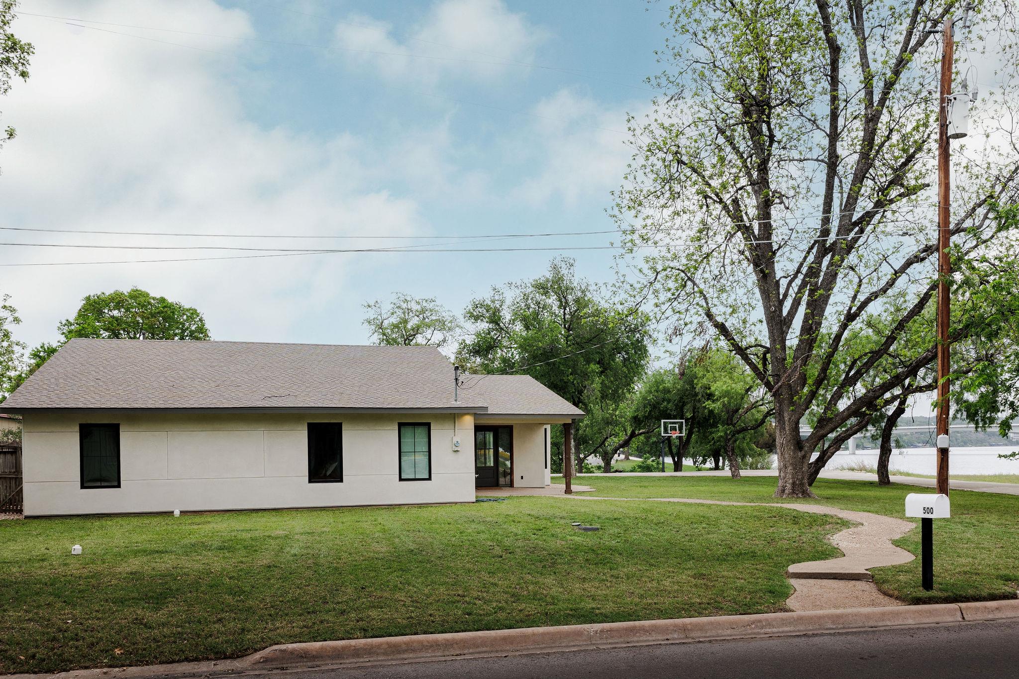 500 Lakeshore Dr, Marble Falls, TX 78654