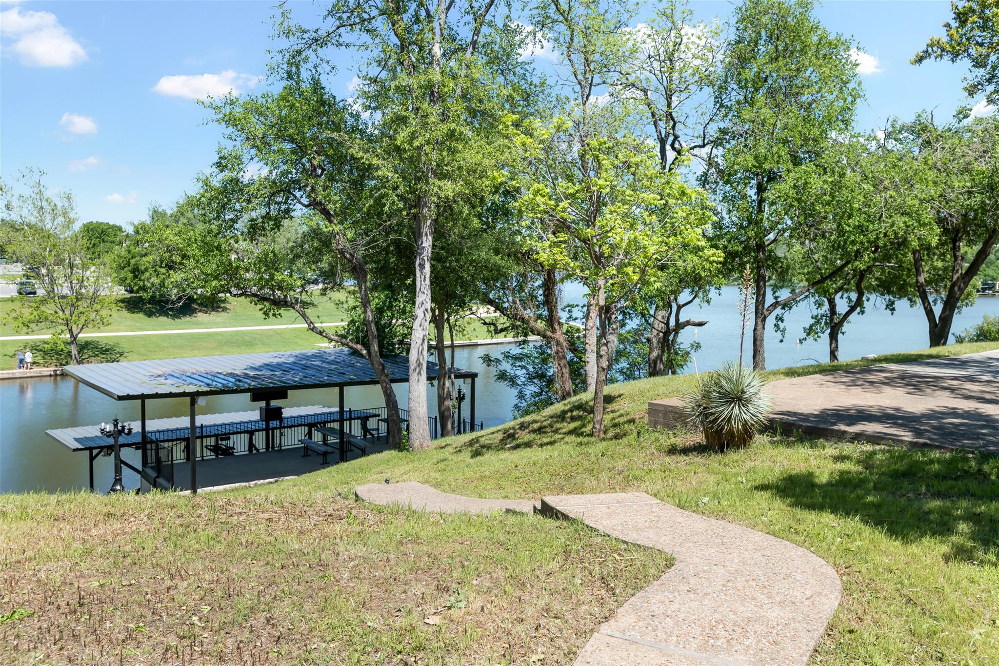 500 Lakeshore Dr, Marble Falls, TX 78654