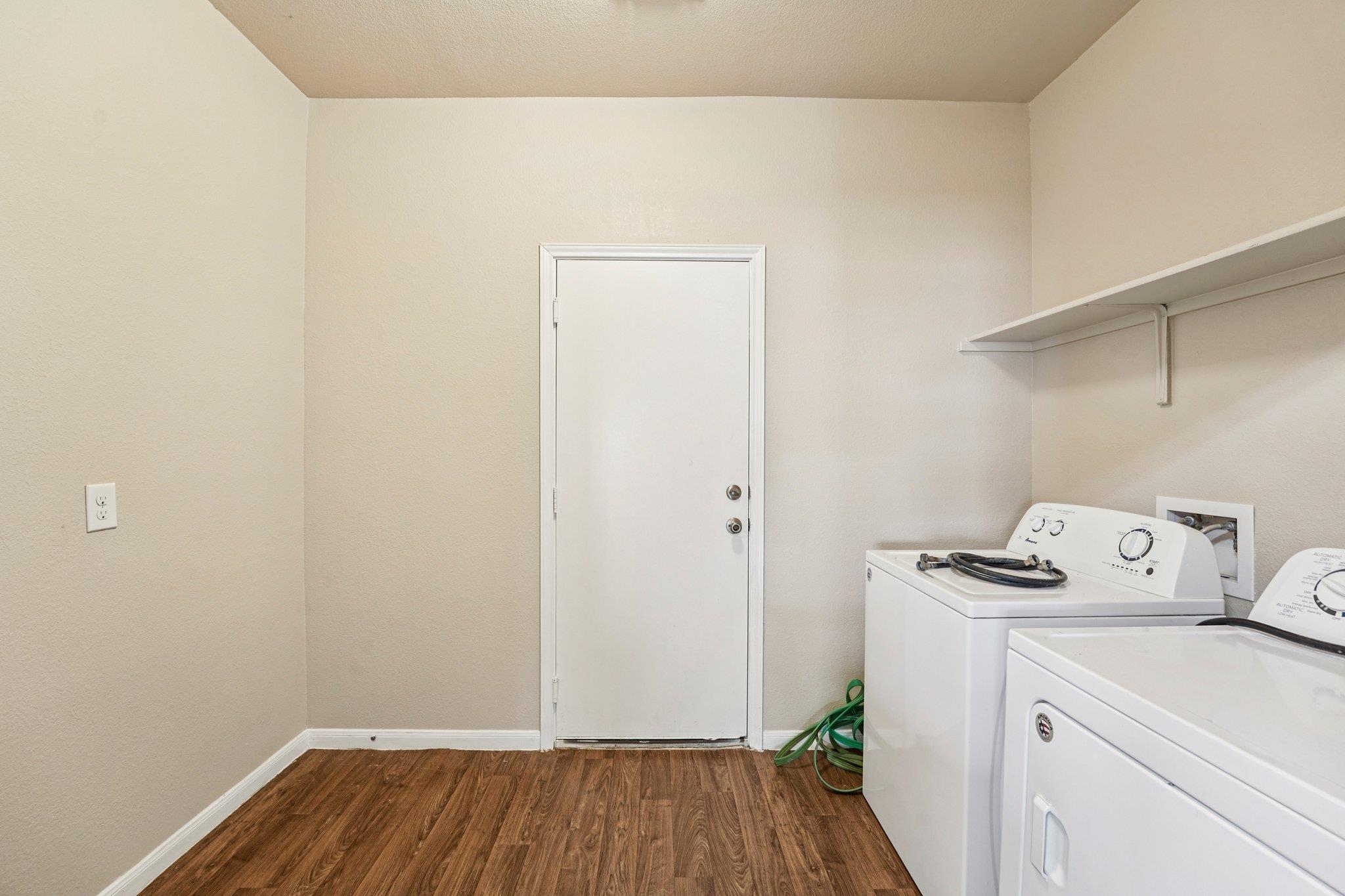 223 Camellia Dr, Hutto, TX 78634