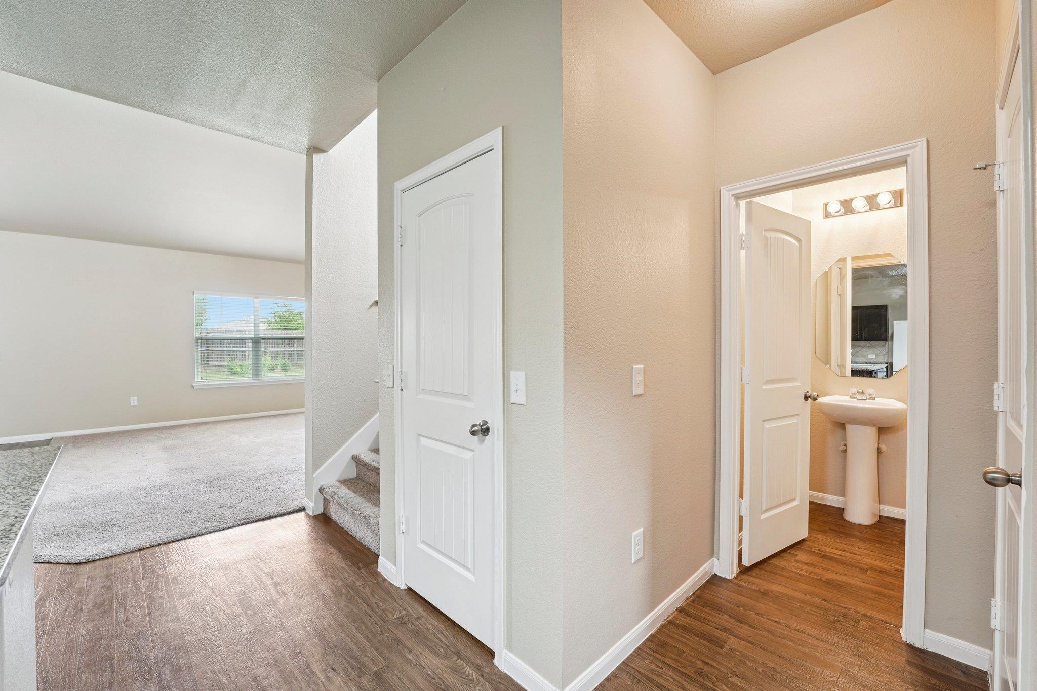 223 Camellia Dr, Hutto, TX 78634