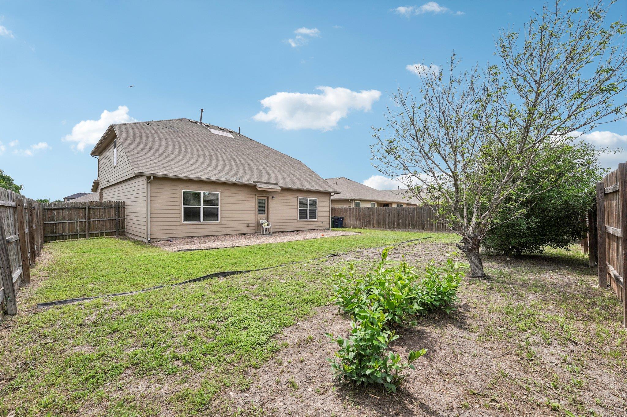 223 Camellia Dr, Hutto, TX 78634
