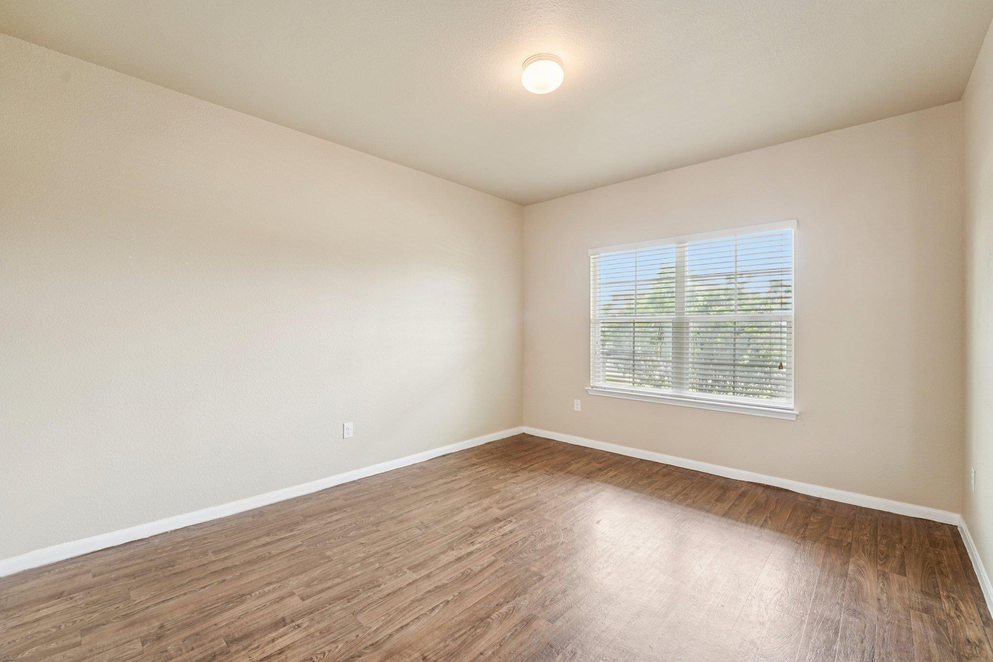 223 Camellia Dr, Hutto, TX 78634