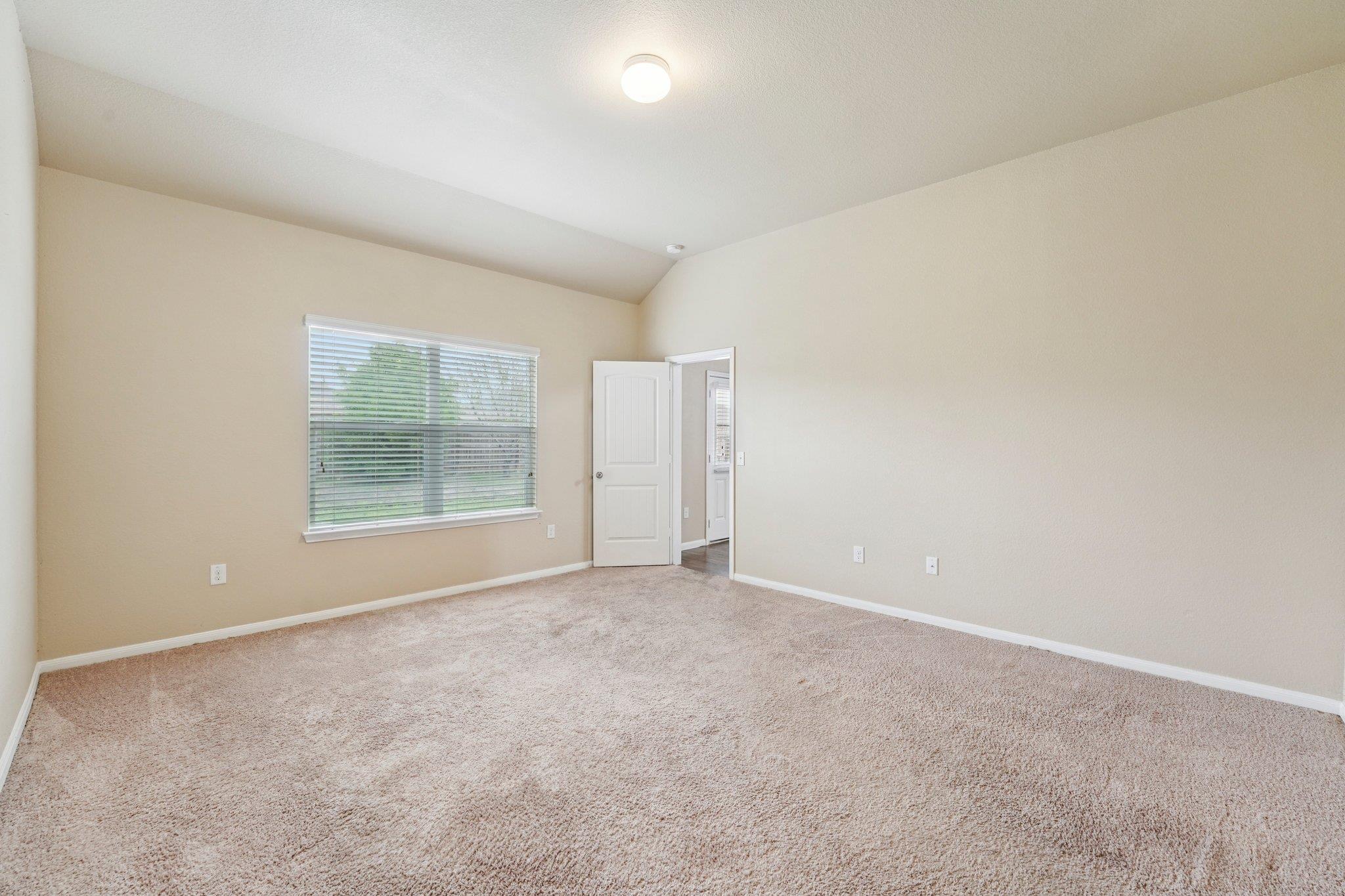 223 Camellia Dr, Hutto, TX 78634