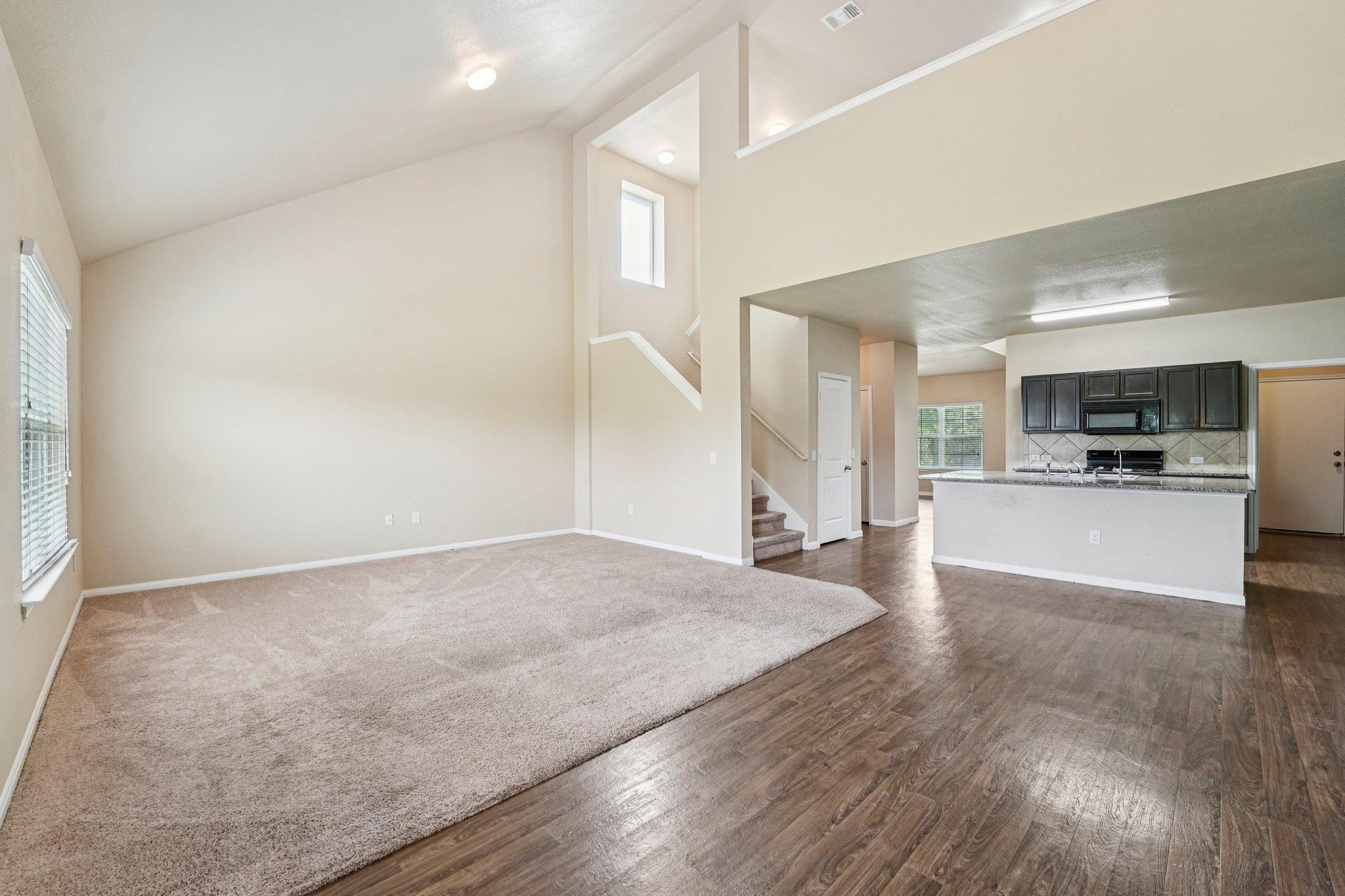 223 Camellia Dr, Hutto, TX 78634