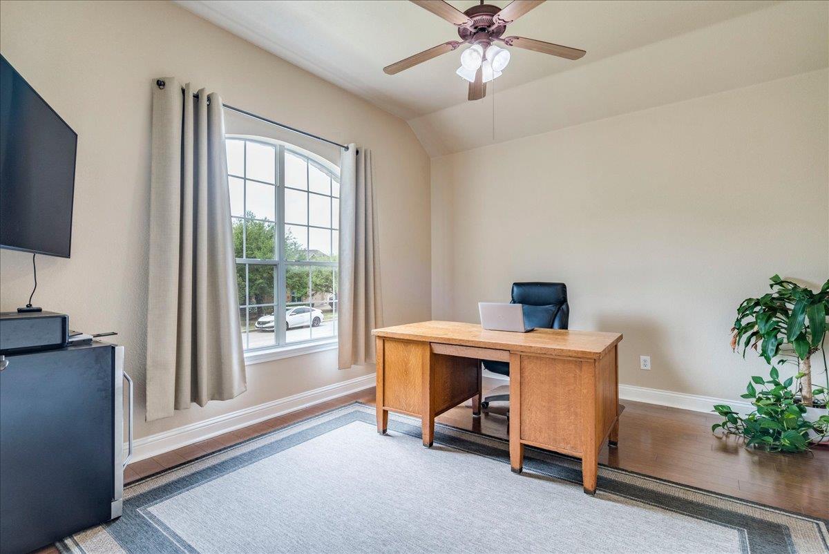 406 Ledge Stone Dr, Austin, TX 78737