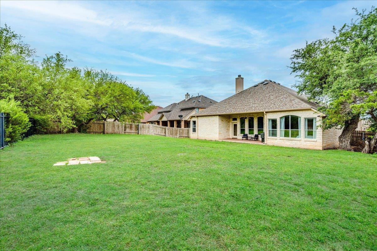 406 Ledge Stone Dr, Austin, TX 78737