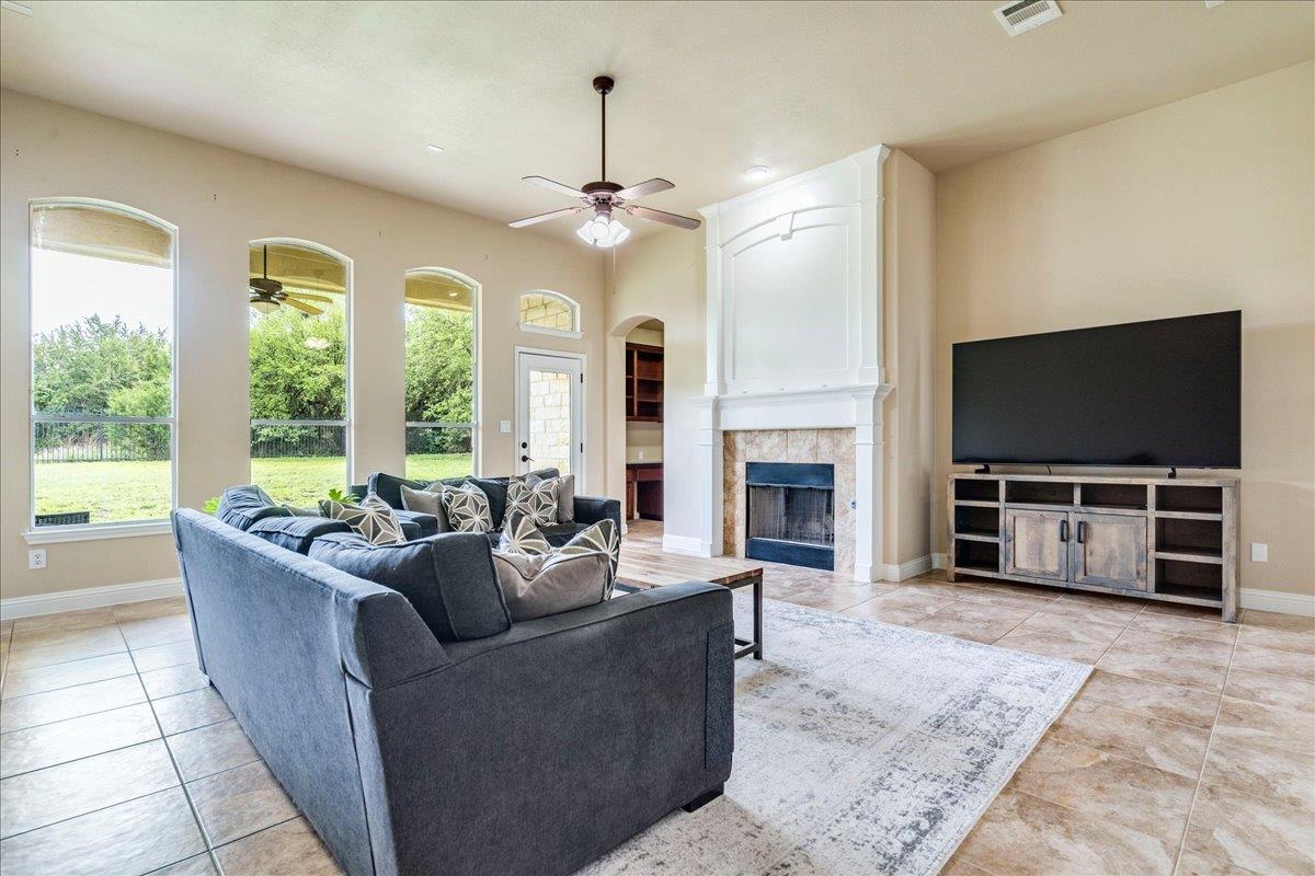 406 Ledge Stone Dr, Austin, TX 78737