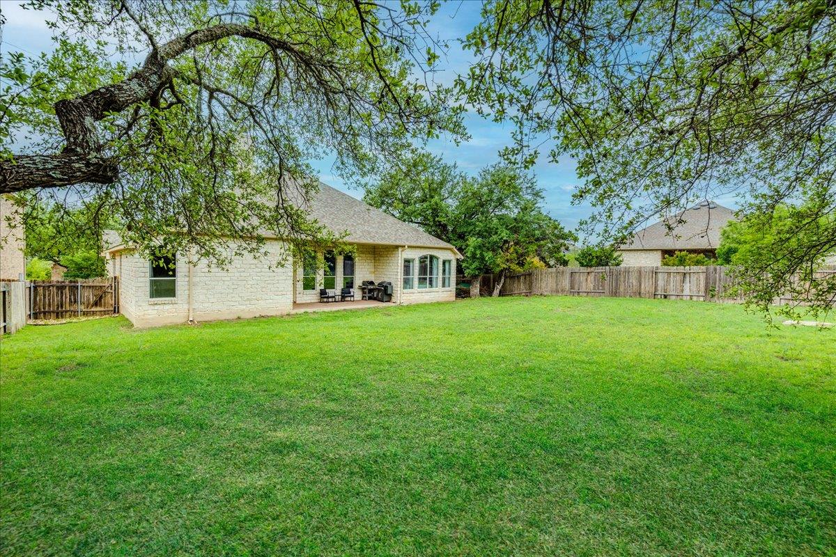 406 Ledge Stone Dr, Austin, TX 78737