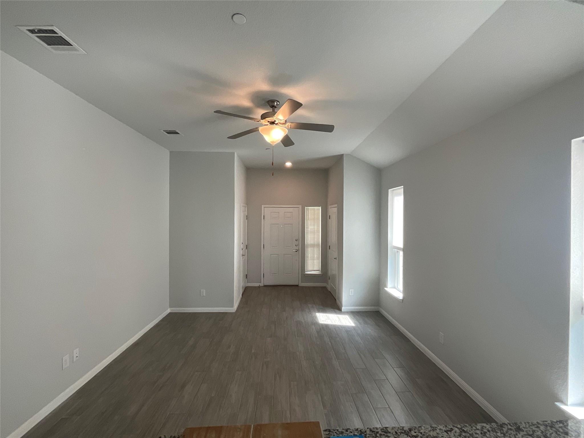 2800 Joe Dimaggio Blvd # 20, Round Rock, TX 78665