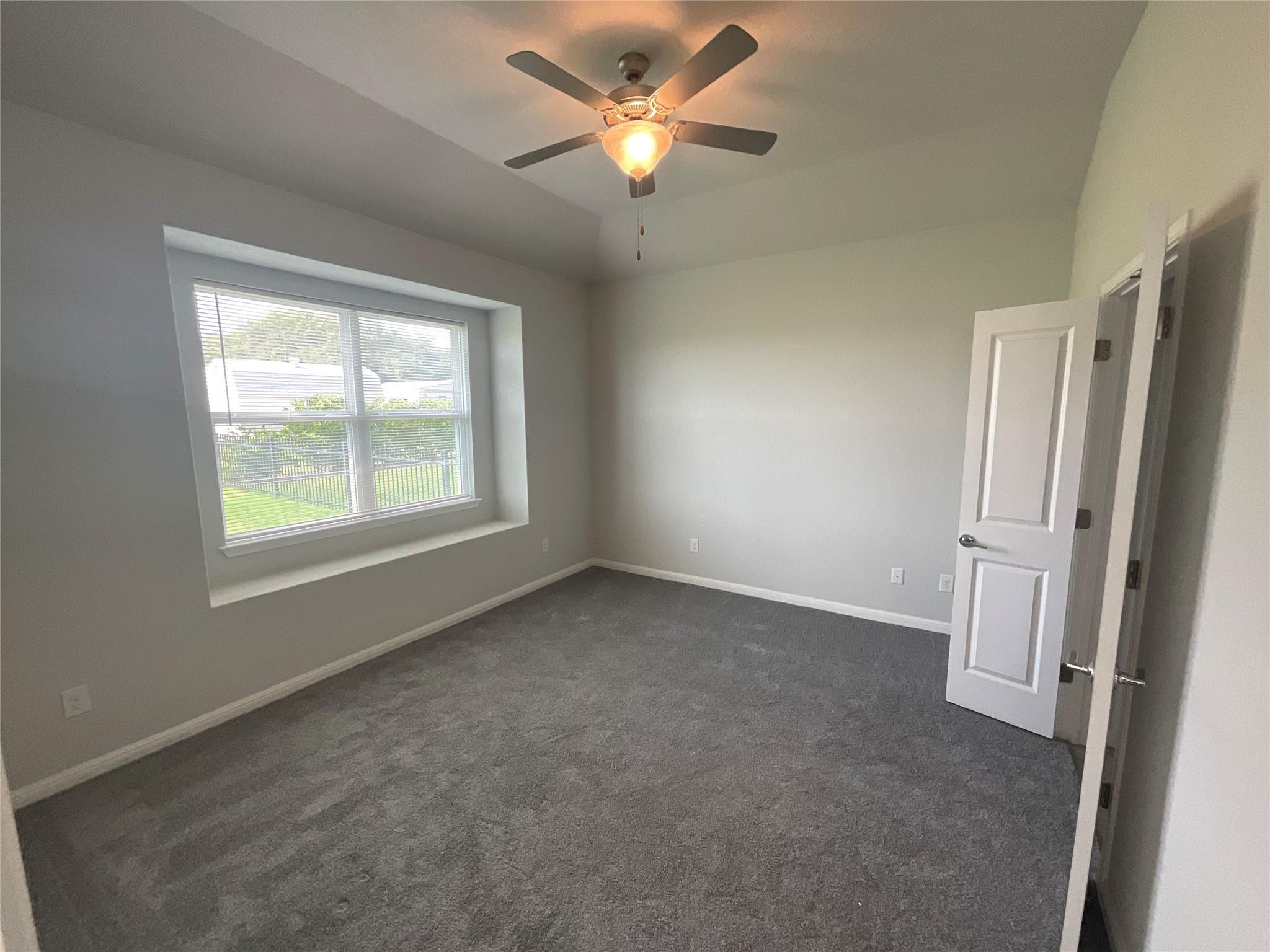 2800 Joe Dimaggio Blvd # 20, Round Rock, TX 78665