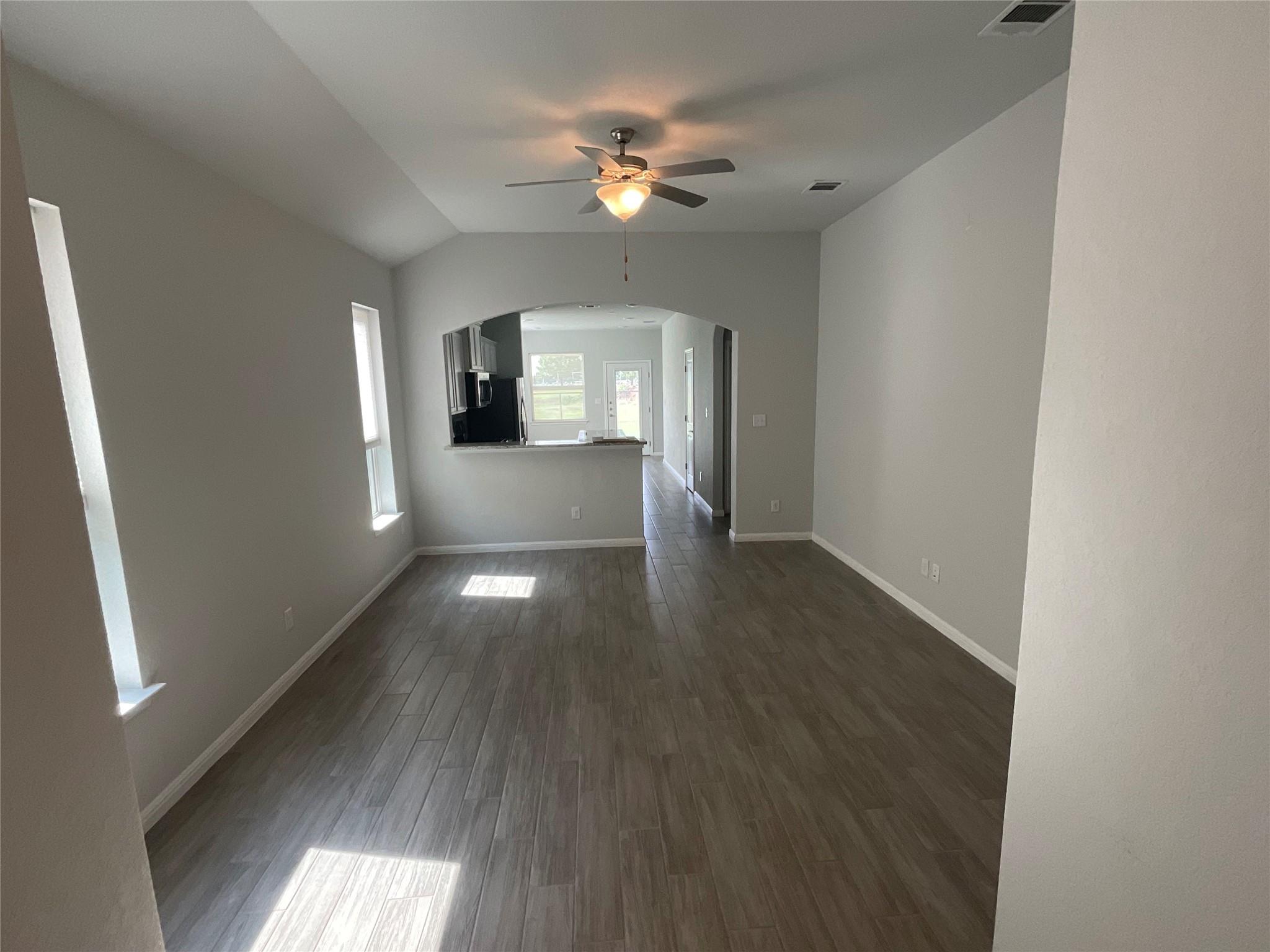 2800 Joe Dimaggio Blvd # 20, Round Rock, TX 78665