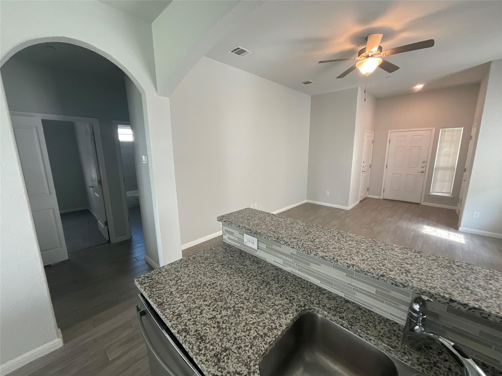 2800 Joe Dimaggio Blvd # 20, Round Rock, TX 78665