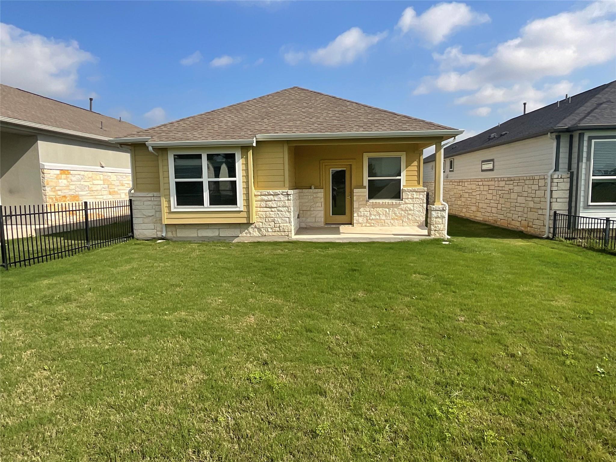 2800 Joe Dimaggio Blvd # 20, Round Rock, TX 78665