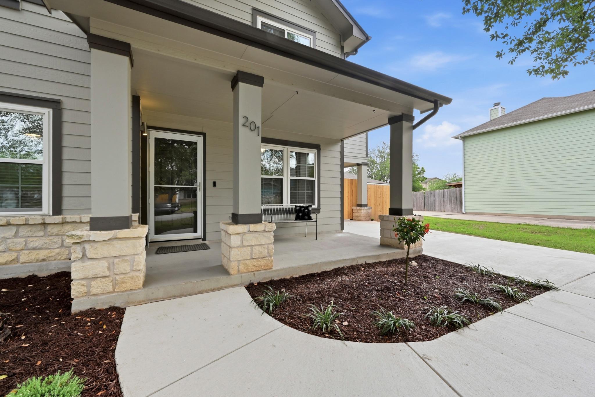 201 Tobin Dr, Buda, TX 78610