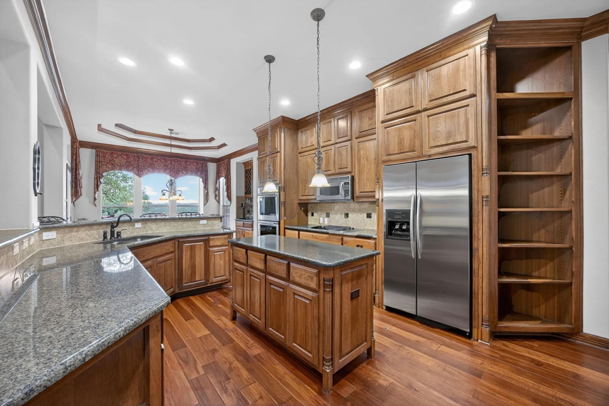 10500 Avery Club Dr # 10, Austin, TX 78717