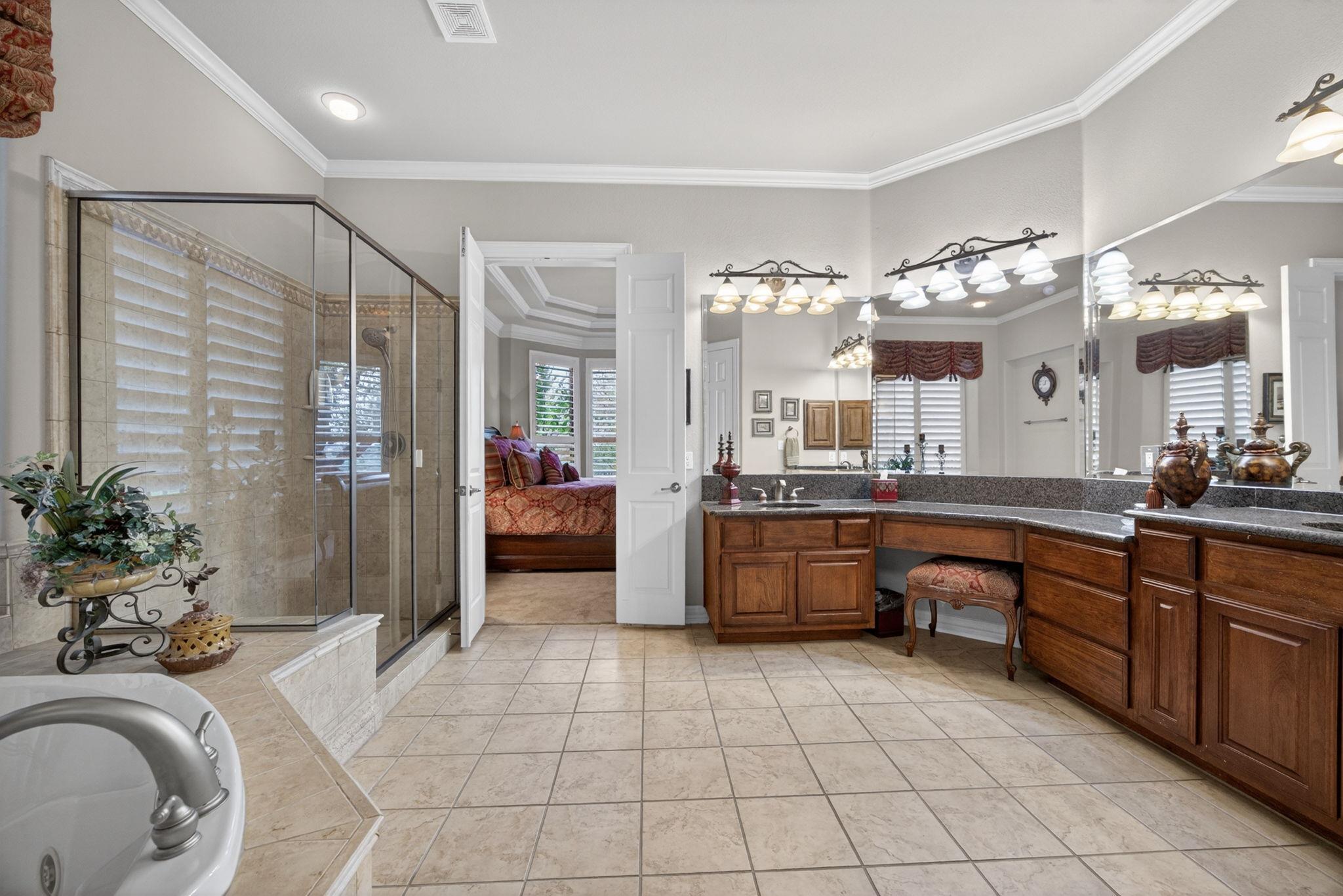10500 Avery Club Dr # 10, Austin, TX 78717