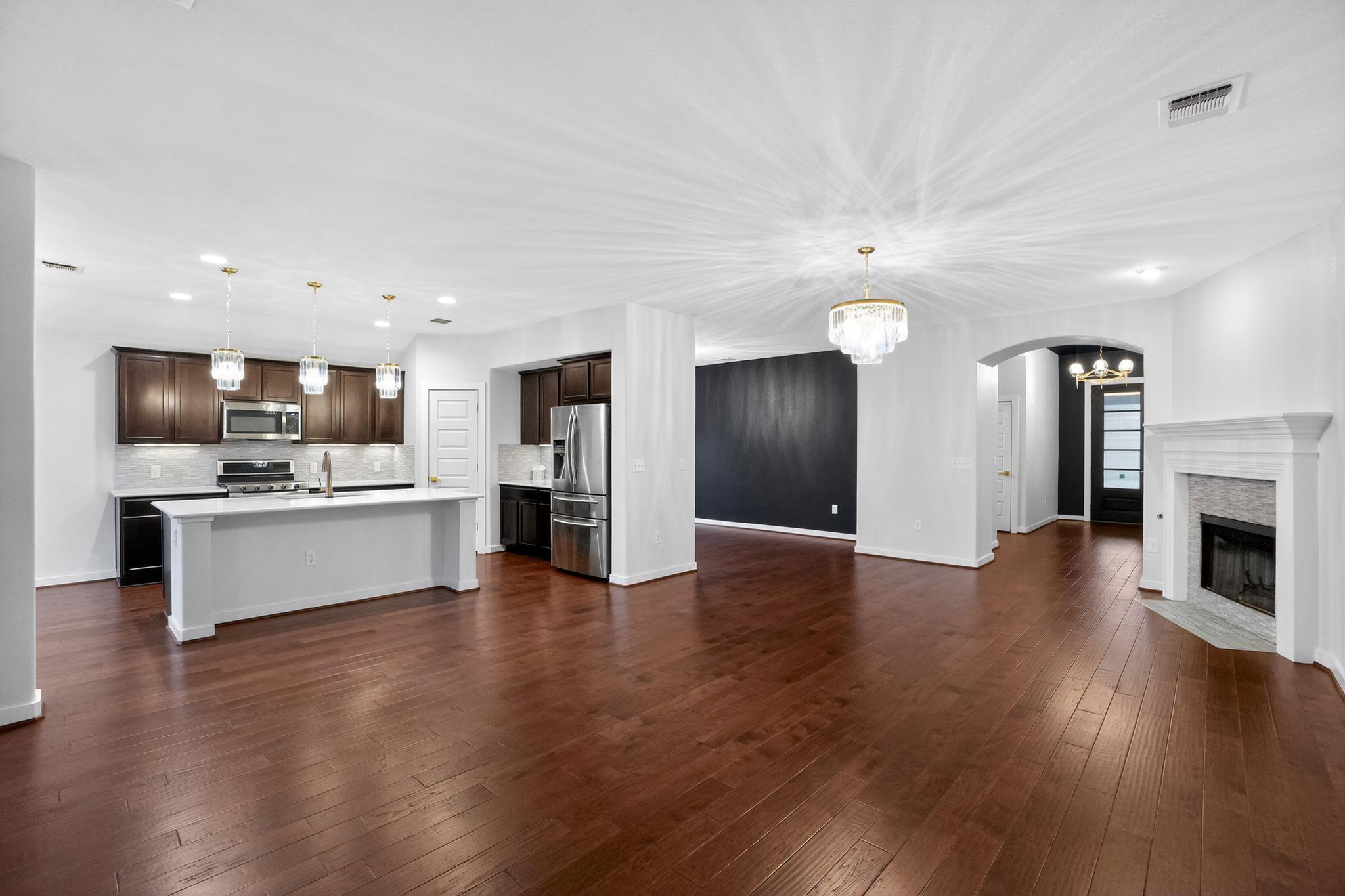 7112 Garnet Mill Ln, Austin, TX 78744