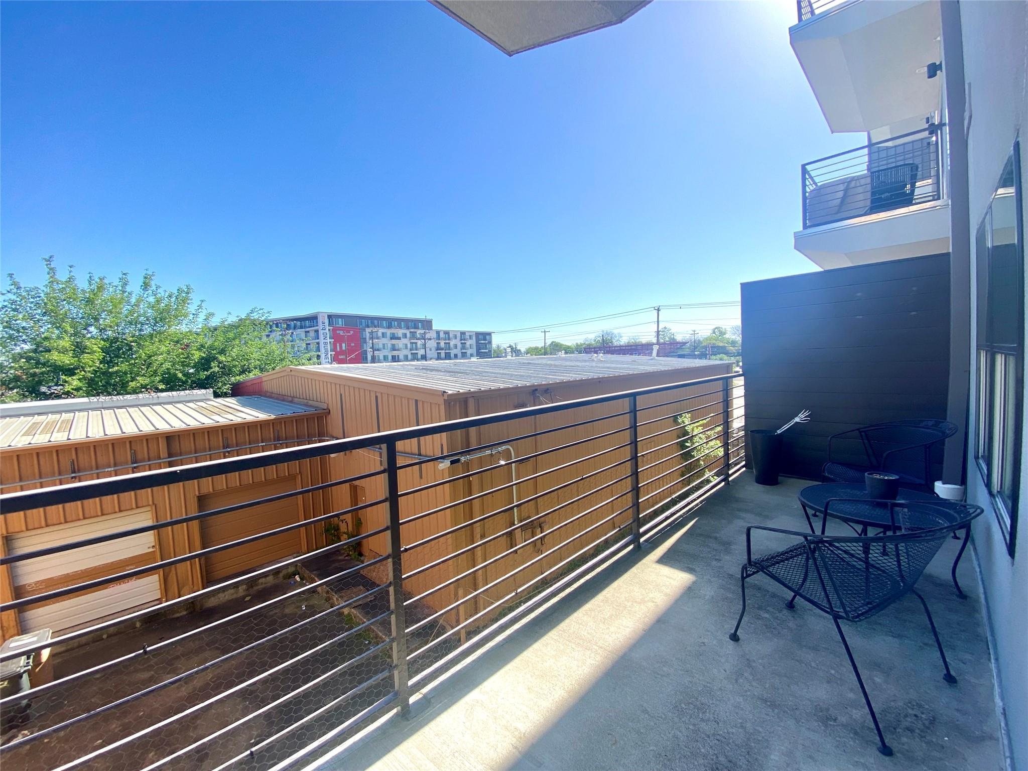 6444 Burnet Rd # 203, Austin, TX 78757