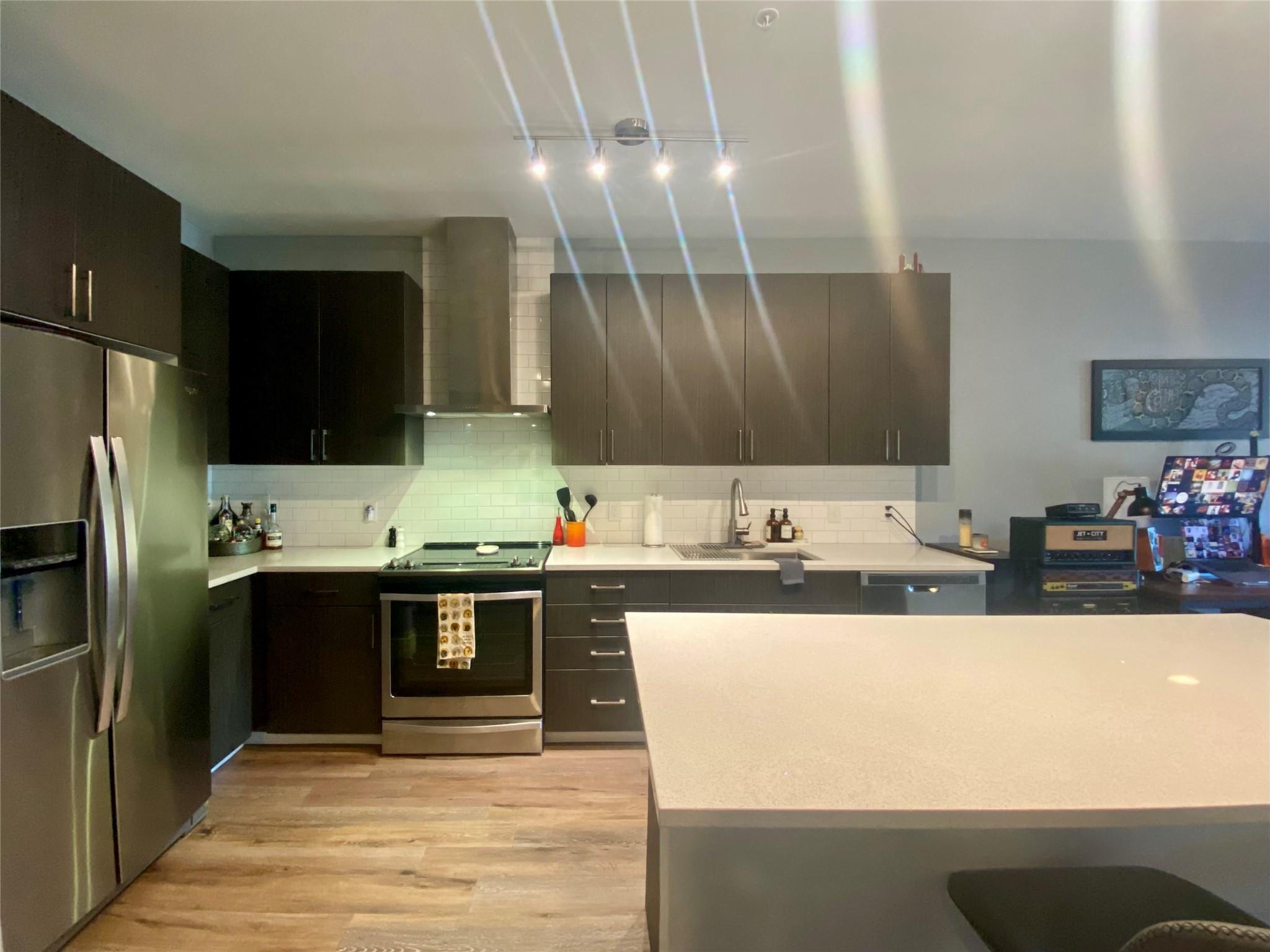 6444 Burnet Rd # 203, Austin, TX 78757