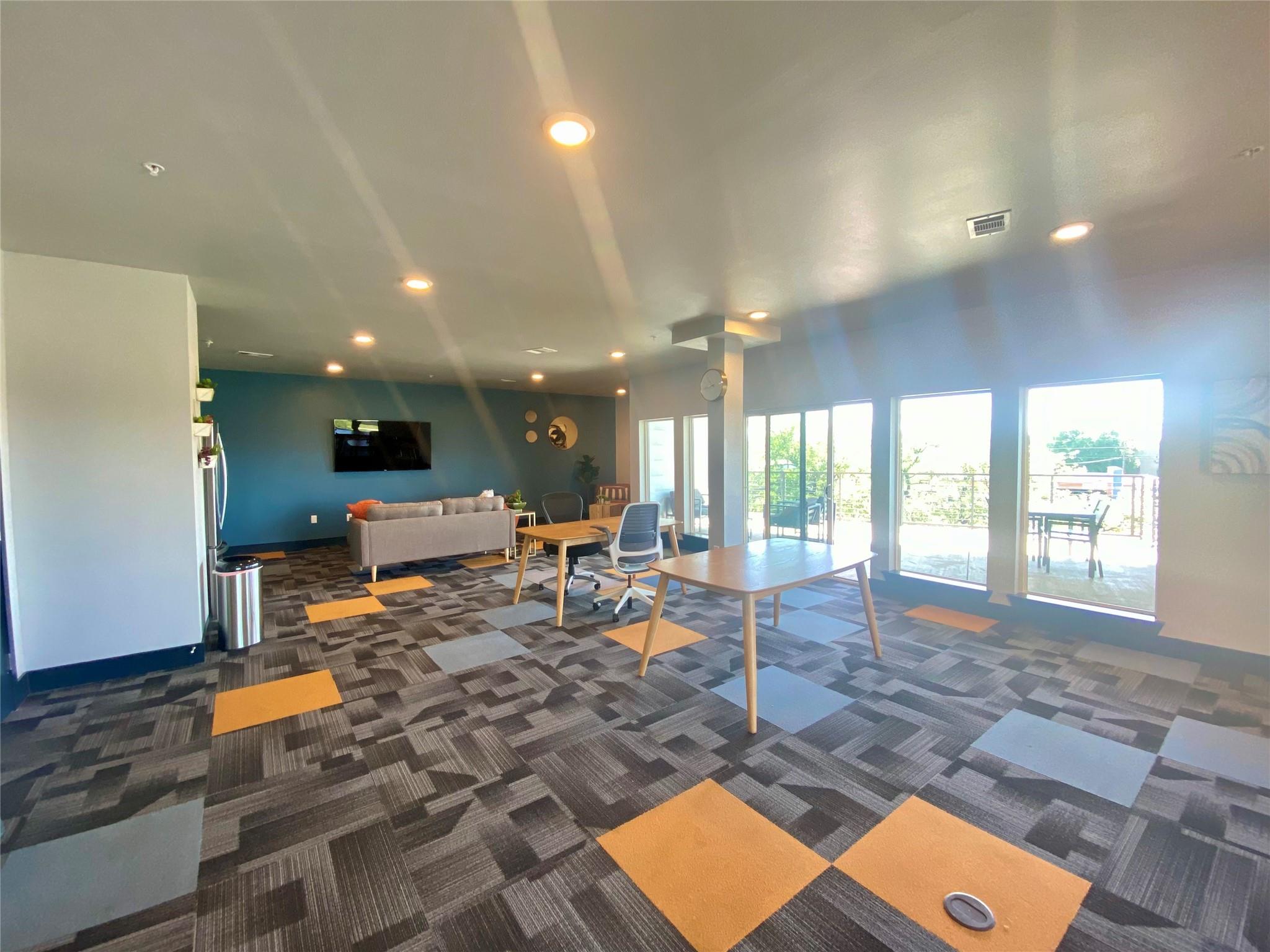 6444 Burnet Rd # 203, Austin, TX 78757