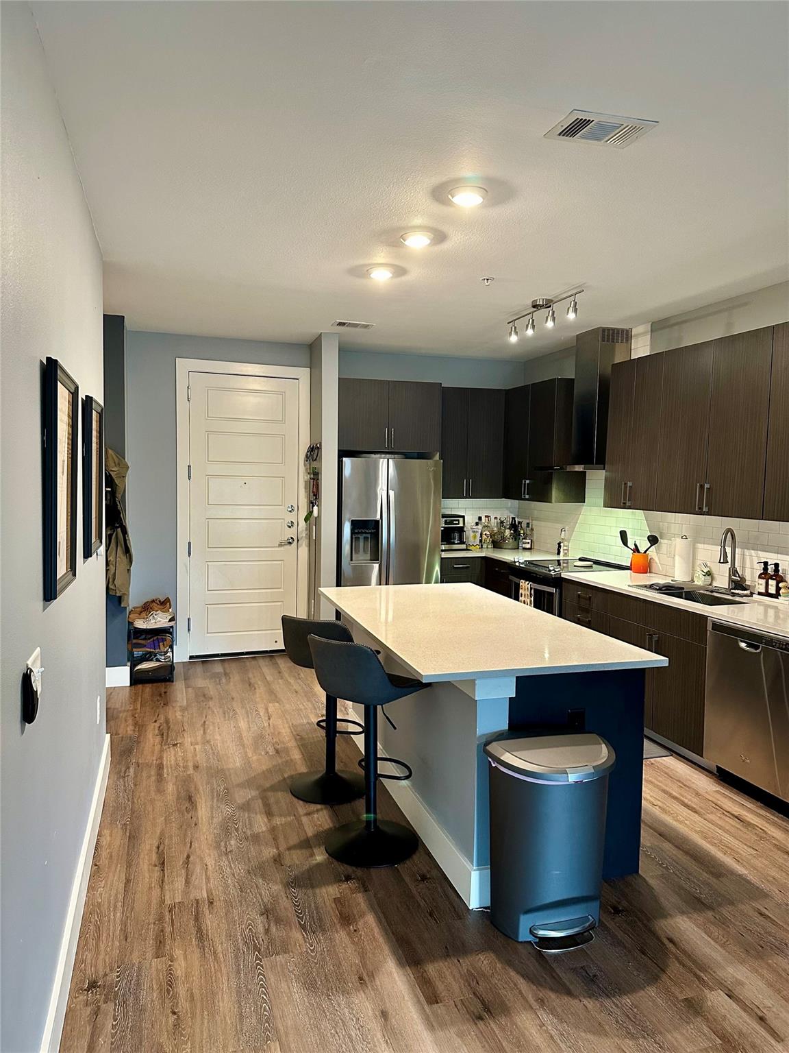 6444 Burnet Rd # 203, Austin, TX 78757