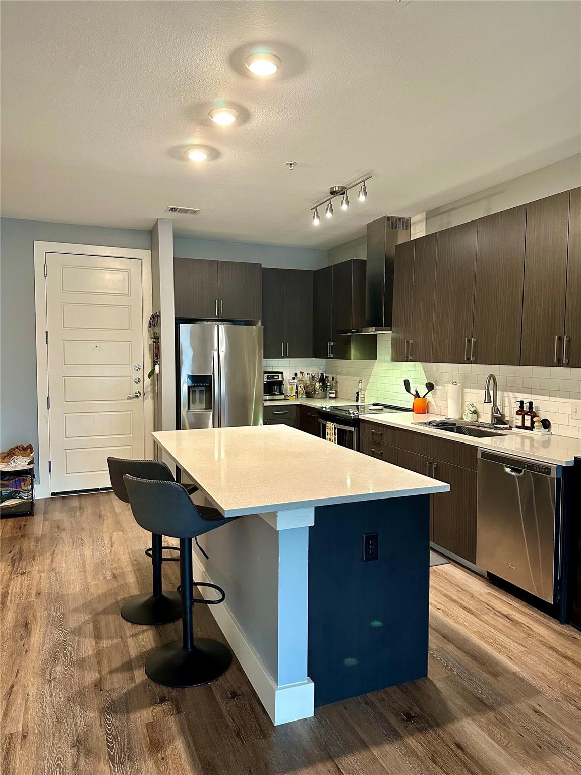 6444 Burnet Rd # 203, Austin, TX 78757