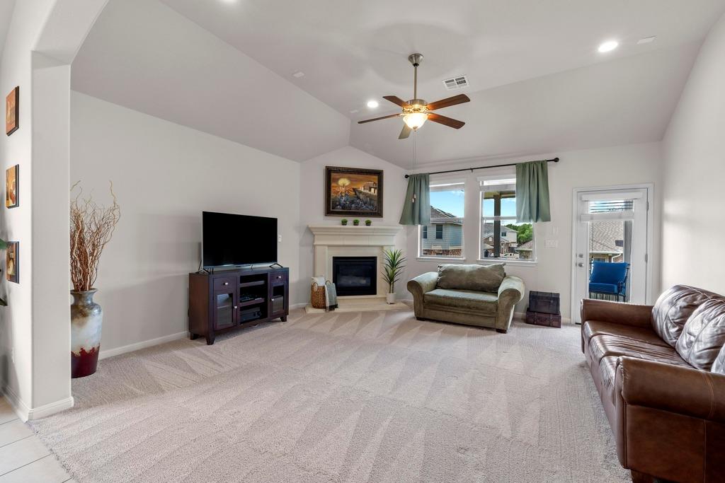 2204 Granite Hill Dr, Leander, TX 78641