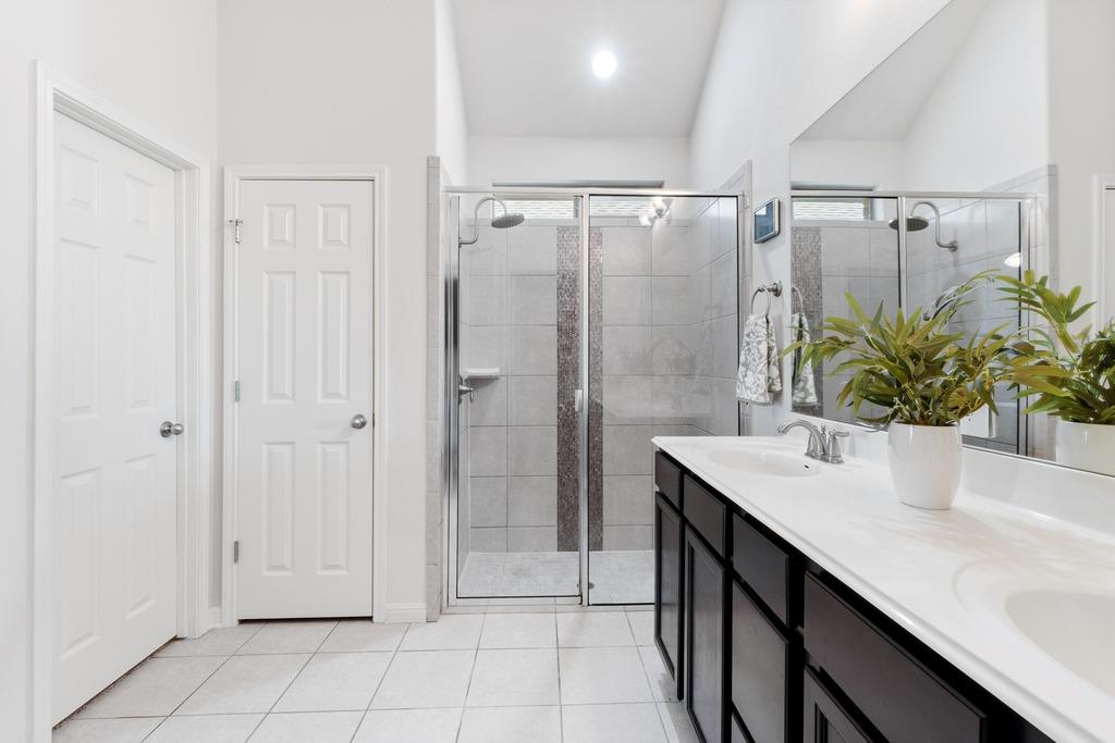 2204 Granite Hill Dr, Leander, TX 78641