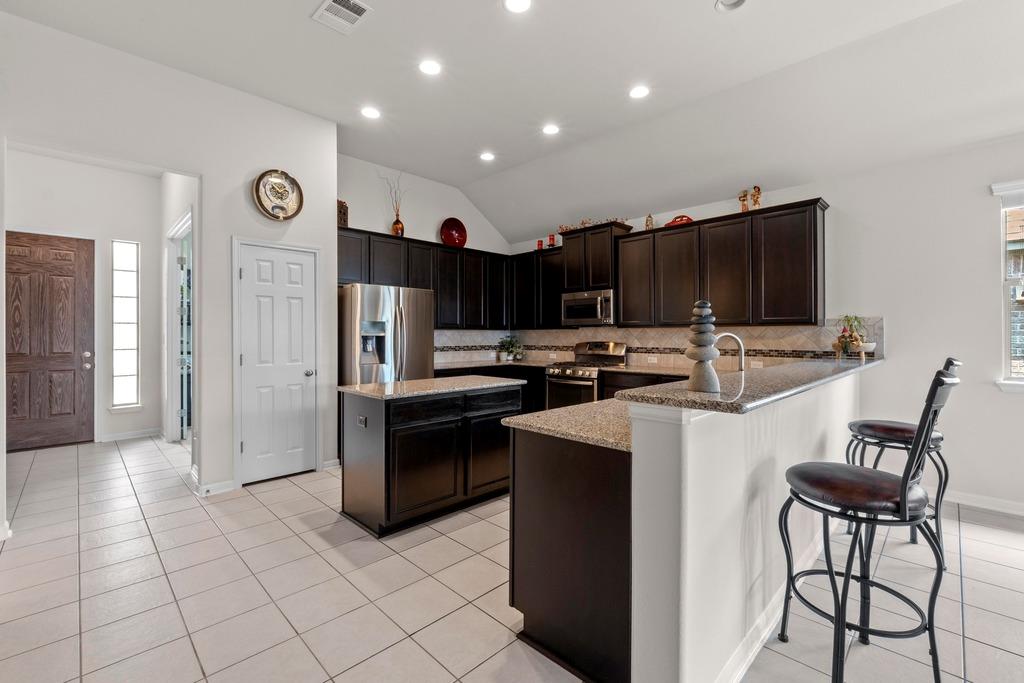 2204 Granite Hill Dr, Leander, TX 78641