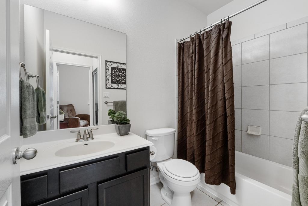 2204 Granite Hill Dr, Leander, TX 78641