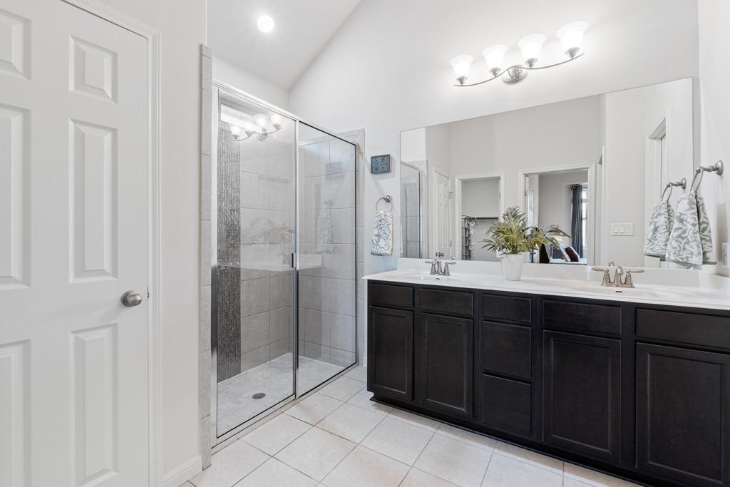 2204 Granite Hill Dr, Leander, TX 78641